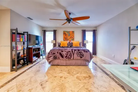 5826 SW 17th Street Miami FL 33155