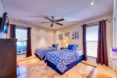 5826 SW 17th Street Miami FL 33155