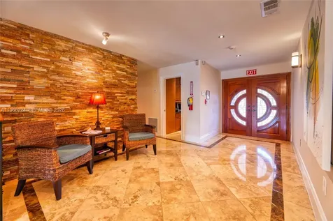 5826 SW 17th Street Miami FL 33155
