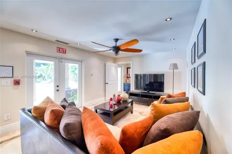 5826 SW 17th Street Miami FL 33155