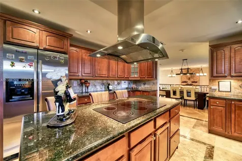 5826 SW 17th Street Miami FL 33155