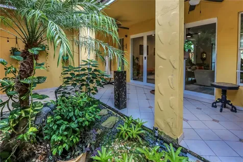1619 Harrison Street Hollywood FL 33020