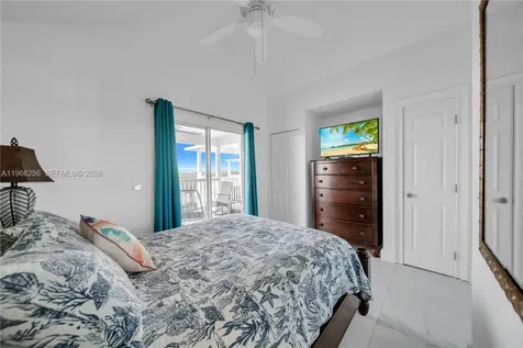 5075 Sunset Village Drive Duck FL 33050