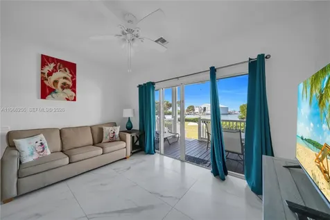 5075 Sunset Village Drive Duck FL 33050