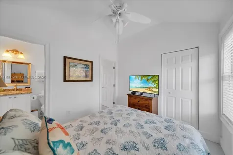 5075 Sunset Village Drive Duck FL 33050