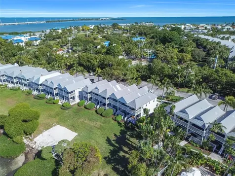 5075 Sunset Village Drive Duck FL 33050