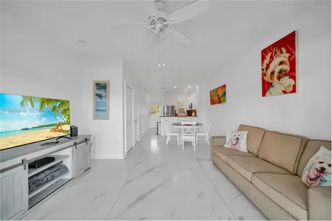 5075 Sunset Village Drive Duck FL 33050