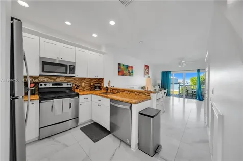 5075 Sunset Village Drive Duck FL 33050