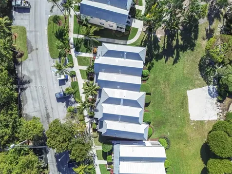 5075 Sunset Village Drive Duck FL 33050
