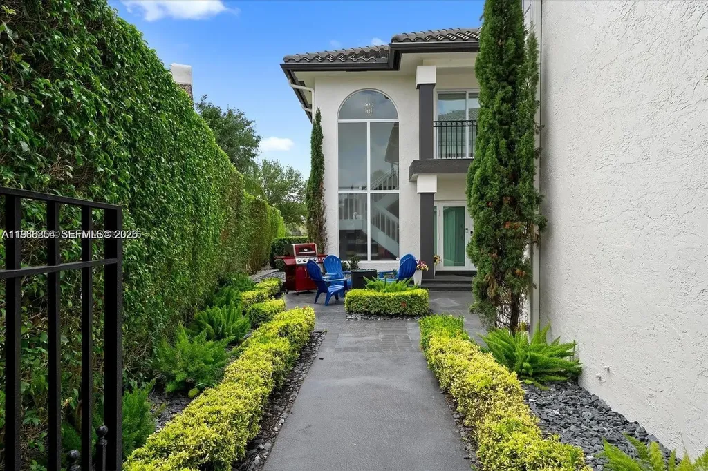 22818 El Dorado Drive Boca Raton FL 33433