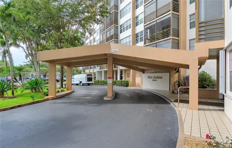 1400 Saint Charles Place Pembroke Pines FL 33026