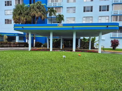 4001 Hillcrest Drive Hollywood FL 33021