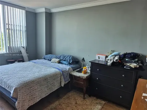 4001 Hillcrest Drive Hollywood FL 33021