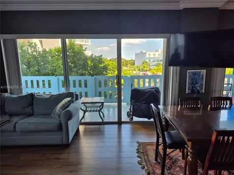 4001 Hillcrest Drive Hollywood FL 33021