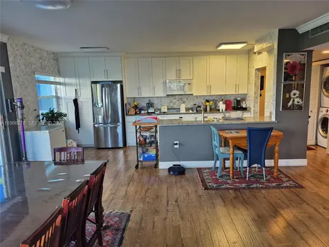 4001 Hillcrest Drive Hollywood FL 33021