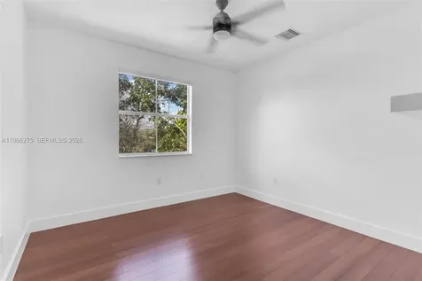 30 SE 6th Road Homestead FL 33030
