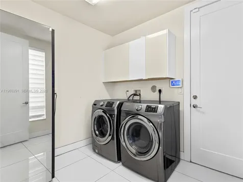 6420 NW 105th Place Doral FL 33178