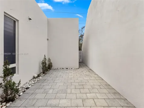 6420 NW 105th Place Doral FL 33178
