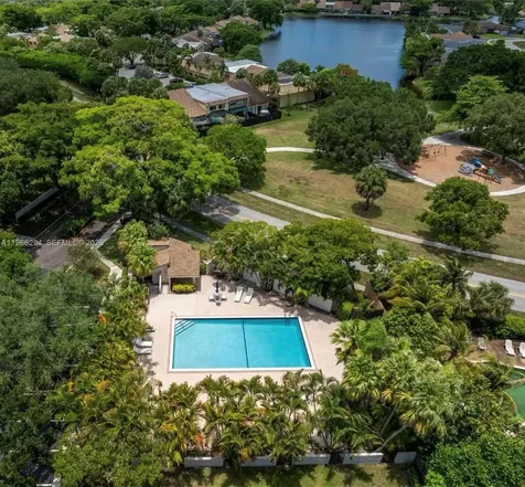 7924 NW 10th Street Plantation FL 33322