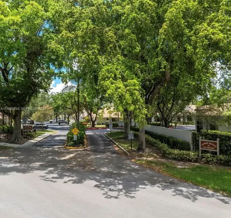 7924 NW 10th Street Plantation FL 33322