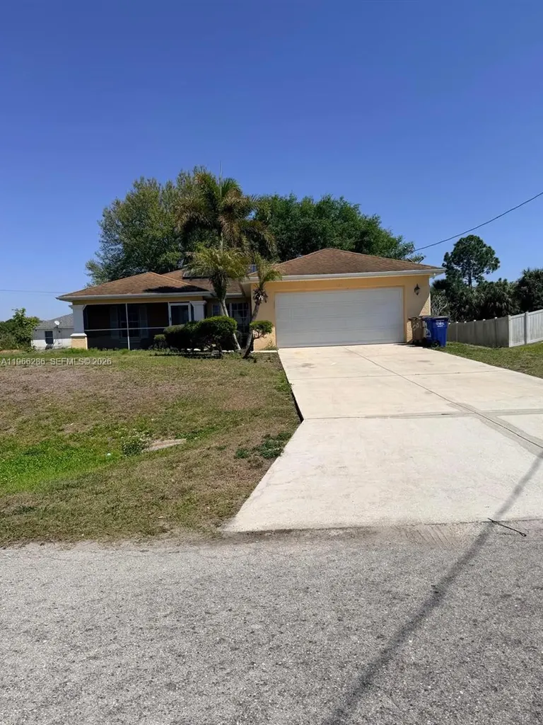 507 Peerless Circle Lehigh Acres FL 33974