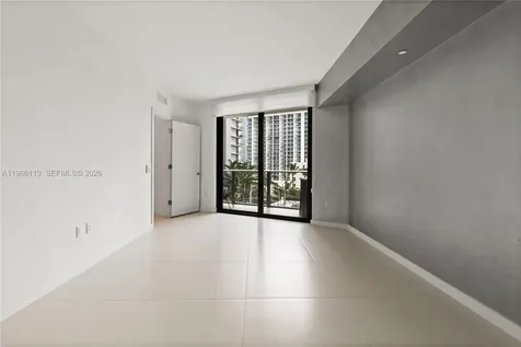 Miami FL 33137