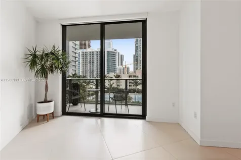 Miami FL 33137