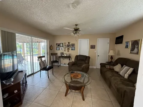 4012 SW 102 Court Miami FL 33165