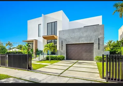 2050 S Hibiscus Drive North Miami FL 33181