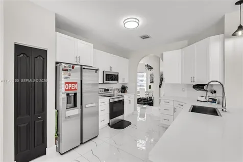 1147 NE 37th Place Homestead FL 33033