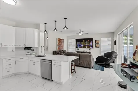1147 NE 37th Place Homestead FL 33033