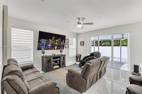 1147 NE 37th Place Homestead FL 33033