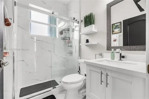 1147 NE 37th Place Homestead FL 33033