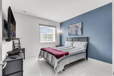 1147 NE 37th Place Homestead FL 33033