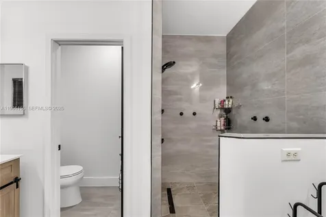 1147 NE 37th Place Homestead FL 33033