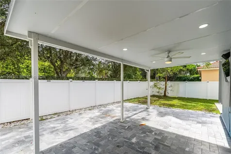 1147 NE 37th Place Homestead FL 33033