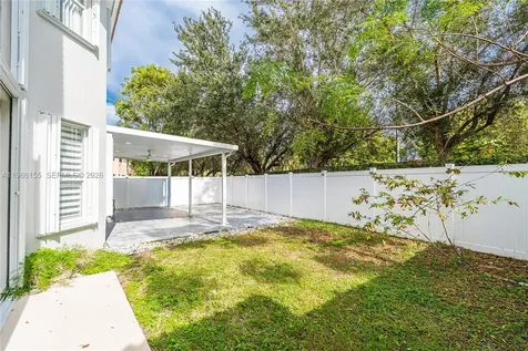 1147 NE 37th Place Homestead FL 33033