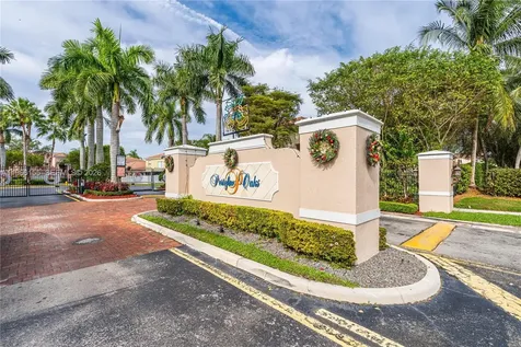 1147 NE 37th Place Homestead FL 33033