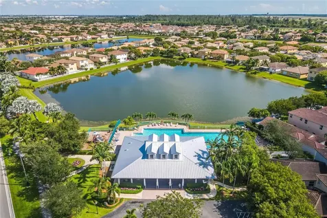 1147 NE 37th Place Homestead FL 33033