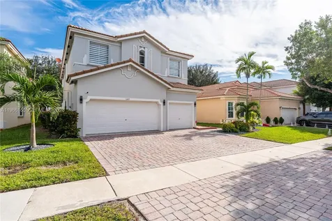 1147 NE 37th Place Homestead FL 33033