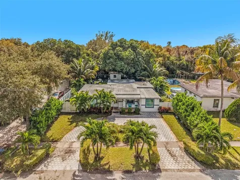 860 NE 142nd Street North Miami FL 33161
