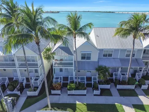 5036 Sunset Village Drive Duck FL 33050