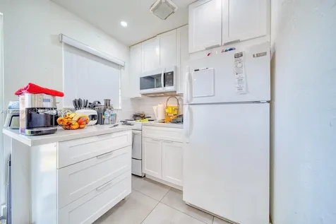 2841 SW 24th Terrace Miami FL 33145