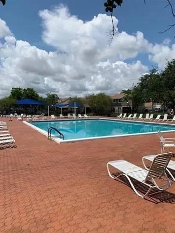 504 Woodgate Circle Sunrise FL 33326