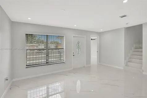 3916 NW 207th St Road Miami Gardens FL 33055