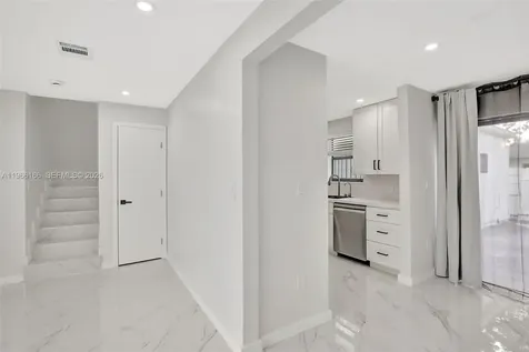 3916 NW 207th St Road Miami Gardens FL 33055