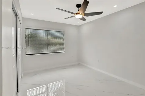 3916 NW 207th St Road Miami Gardens FL 33055