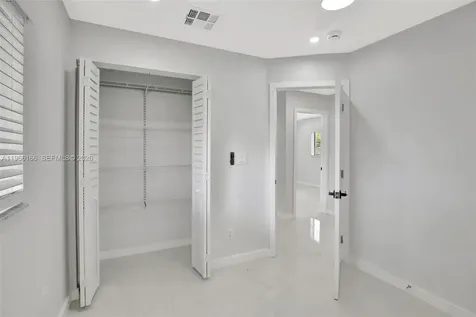 3916 NW 207th St Road Miami Gardens FL 33055