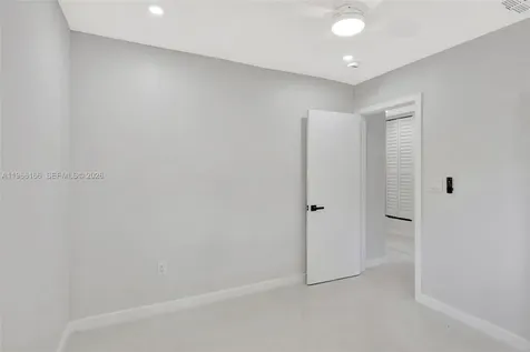 3916 NW 207th St Road Miami Gardens FL 33055