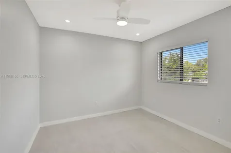 3916 NW 207th St Road Miami Gardens FL 33055